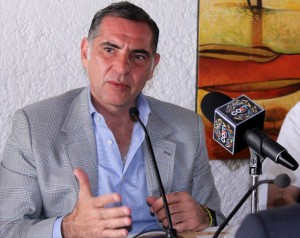 El Gobernador Gabino Cué destaca que a casi 24 meses de su administración se han sentado las bases  para un mejor futuro para los oaxaqueños y se  tiene mayor claridad en el rumbo y se avanza en la ruta correcta.