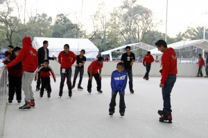 Visita Niños Triquis Pista de Hielo  (1)