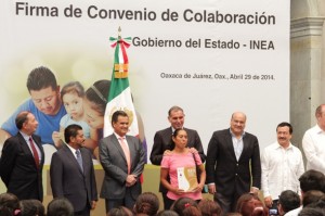 Convenio y entrega de certificados Gob del Edo - INEA 09