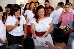 07-05-14- Feria de Atenci+¦n Integral a la Mujer, Tlacolula (233)