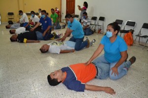 07 DE MAYO 2014 CURSO TALLER DE PRIMEROS AUXILIOS A PROMOTORES DE SALUD