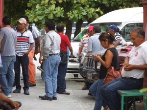 Buzos del Municipio buscan apoyos gubernamentales ante temporada de veda (2)