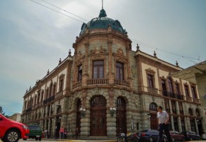 con motivo de su 105 aniversario, el Teatro “Macedonio Alcalá” se viste de gala y ofrece una serie de actividades culturales que se realizarán el próximo 11, 12 y 13 de septiembre de 2014. 