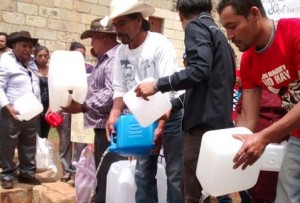 Productores-mezcal-tiraron-litros-adulterado_MILIMA20140904_0243_8