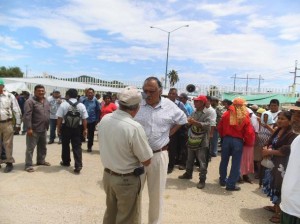 Se manifiestan integrantes de la UCIZONI en la Refinería de Salina Cruz.