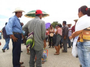 Se manifiestan integrantes de la UCIZONI en la Refinería de Salina Cruz. (4)