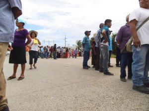 Se manifiestan integrantes de la UCIZONI en la Refinería de Salina Cruz. (6)