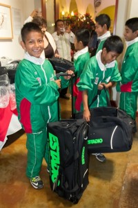 Entrega de apoyos-Niños-Basquetbol (3)