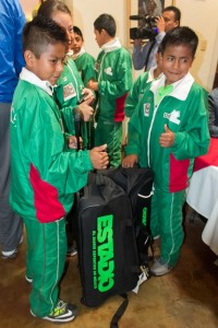 Entrega de apoyos-Niños-Basquetbol (6)