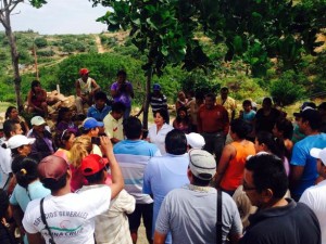 Refrenda su compromiso Rosa Nidia Villalobos a vecinos de la colonia San Martín (3)