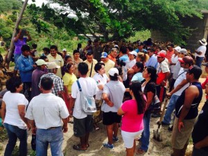 Refrenda su compromiso Rosa Nidia Villalobos a vecinos de la colonia San Martín (5)