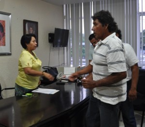 “No hay venta de tierras en las Salinas del Marqués” afirma Rosa Nidia Villalobos González a pescadores (3)