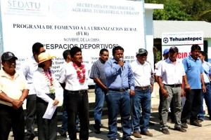 Bol.-10-noviembre-2014 Impulsa Donovan Rito y SEDATU desarrollo de comunidades rurales en Tehuantepec (2)