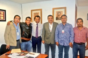 FOTO ARCHIVO.- SGM CON PRESIDENTES MUNICIPALES DE SANTA CRUZ ITUNDUJIA, TEOTITLAN DE FLORES MAGÓN, CHIQUIHUTAN Y SAN GERONIMO TECOATL