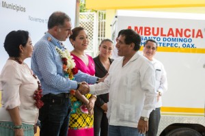 Gabino Gobernador - eEntrega de Ambulancias Salina Cruz 09 (1)