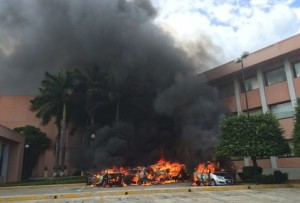 Guerrero-Chilpancingo-sala_de_plenos-Congreso-incendian_MILIMA20141112_0285_11