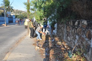 Continúa el Ayuntamiento con el programa “Limpiemos Salina Cruz” (4)