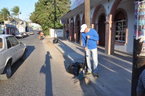 Continúa el Ayuntamiento con el programa “Limpiemos Salina Cruz” (6)