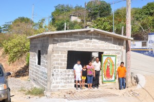 Vecinos de la colonia Morelos agradecen a la Presidenta Municipal Rosa Nidia Villalobos González (3)