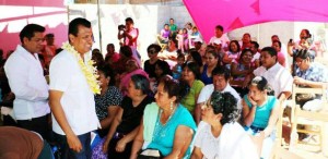 El diputado federal, Samuel Gurrión, asistió como invitado de honor a la inauguración de la Fundación “Bertha Rincón” A. C., la cual ofrece ayuda a mujeres que padecen de cáncer y son de escasos recursos. 