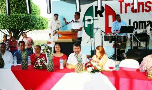 Durante su discurso, Samuel Gurrión invitó a la militancia a unificar en una sola voz sus demandas y sus deseos de sacar adelante a Loma Bonita.