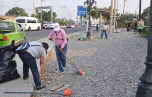 Realizan campaÃ±as de limpieza permanentes en calles y parques del Municipio. (4)