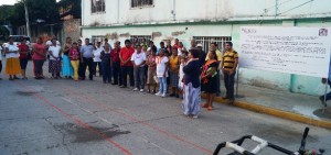 Rosa Nidia Villalobos González arranca obra de drenaje en barrio Nuevo. (1)