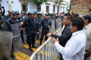 La protesta de la sección 22. Foto de Jesús Cruz, tomada de la revista PROCESO