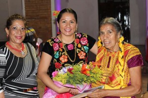 DIF entre de reconocimiento a mujeres (2)