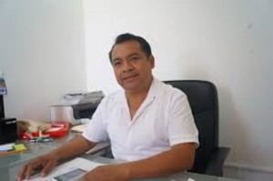 Lo quiere imponer su hermana como candidato a regidor