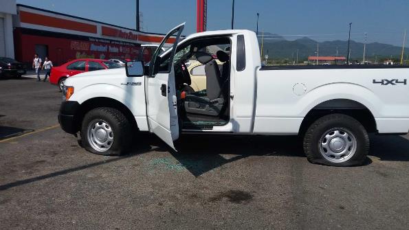 Camionetas dañadas por el grupo de choque de polo loco