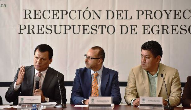 recibe-legislativo-presupuesto-del-ieepco-02